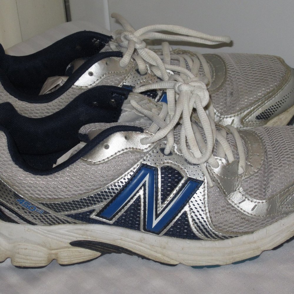Men New Balance Tennis Shoes Size 9